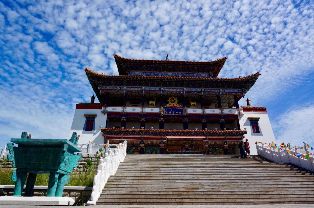 海拉尔达尔吉林寺兜率尊胜殿