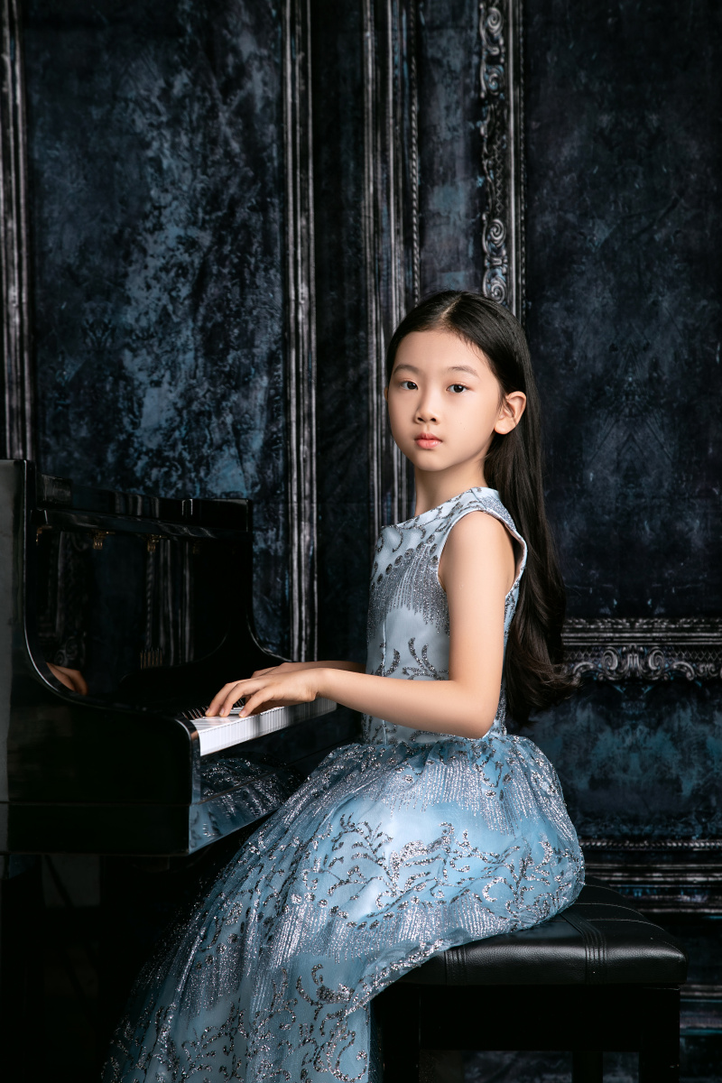 肖像钢琴形象照