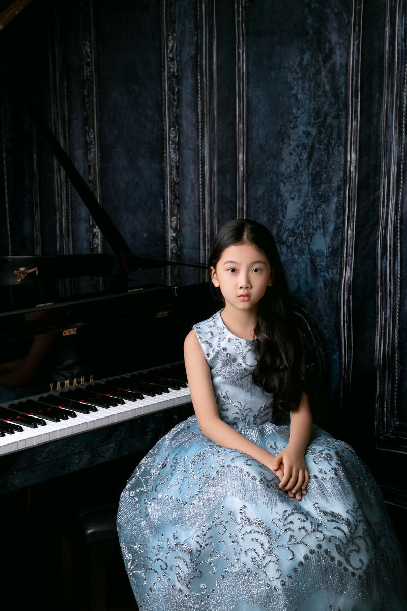 肖像钢琴形象照