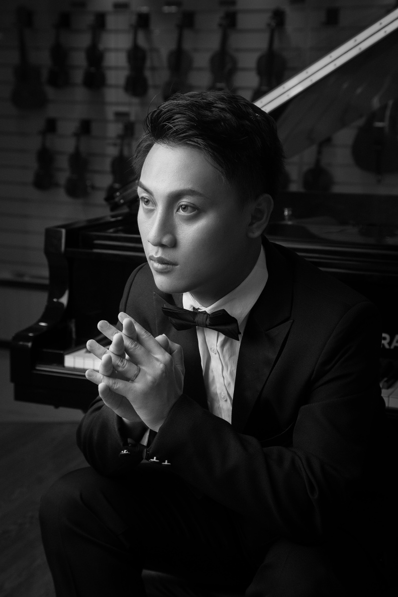 肖像钢琴形象照钢琴艺术家钢琴艺术照形象照钢琴人像