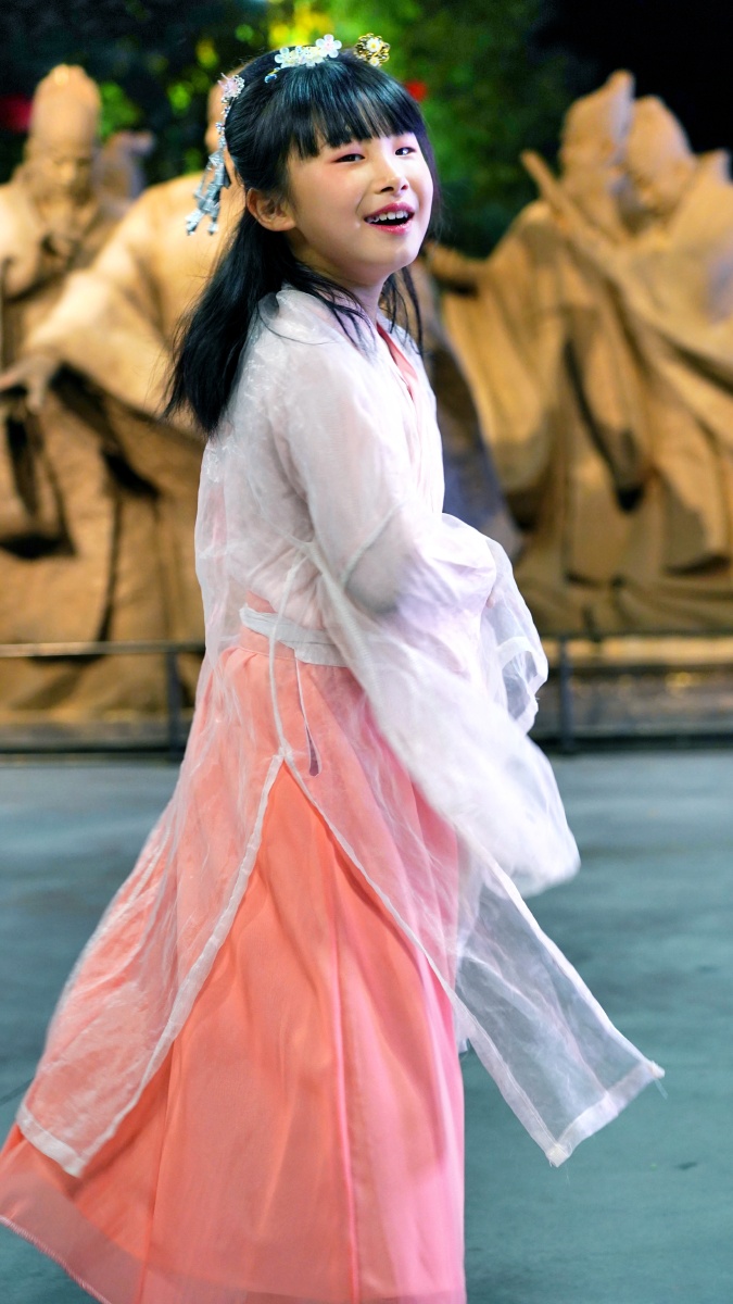 上树耍水逮老鼠