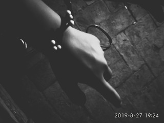 706823