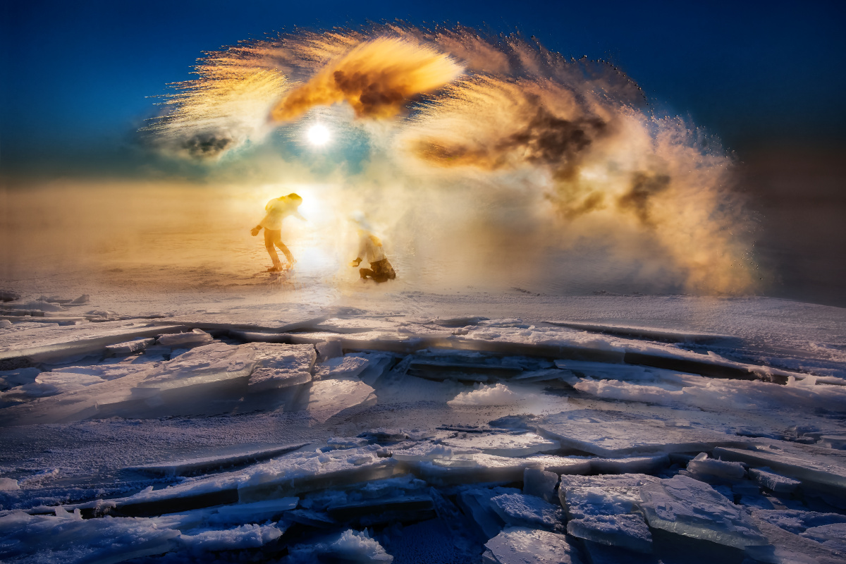 冰川,江雾,晨阳,冽风,松花江畔,造冰瞬间,冰爽惬意啊!