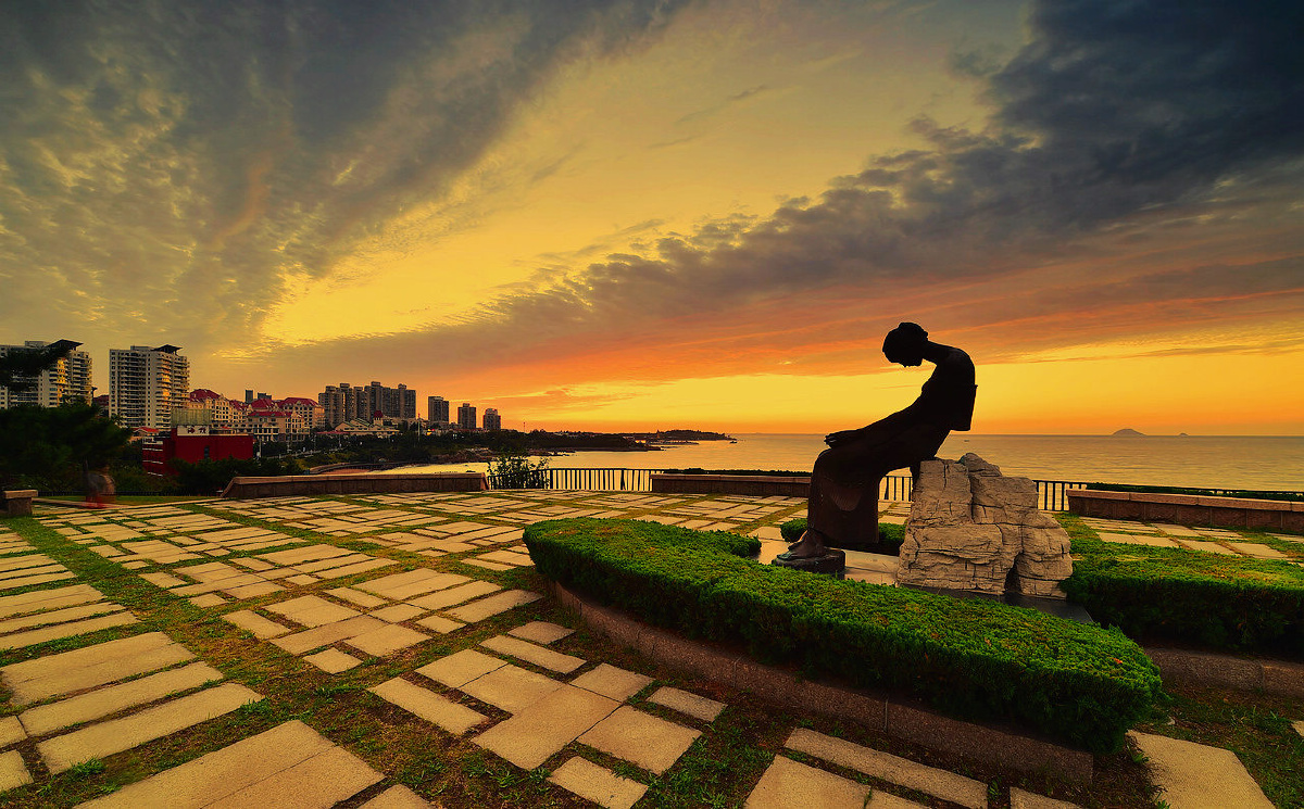 青岛清晨的沉思