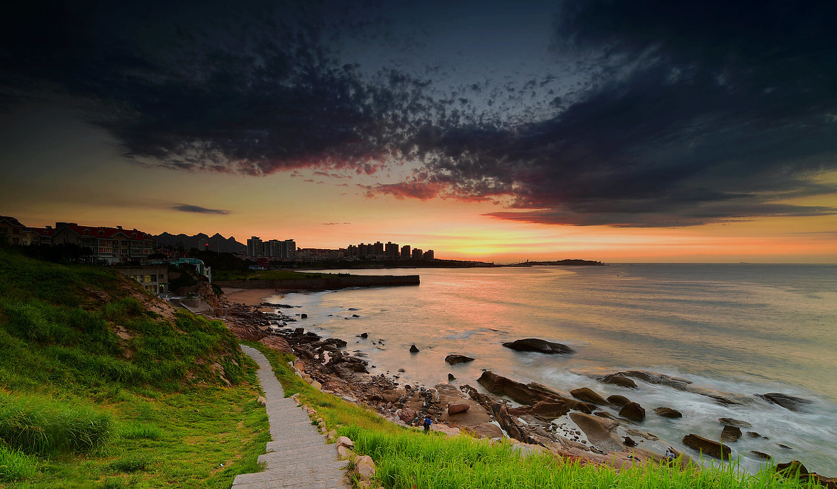 青岛的海边晨曦