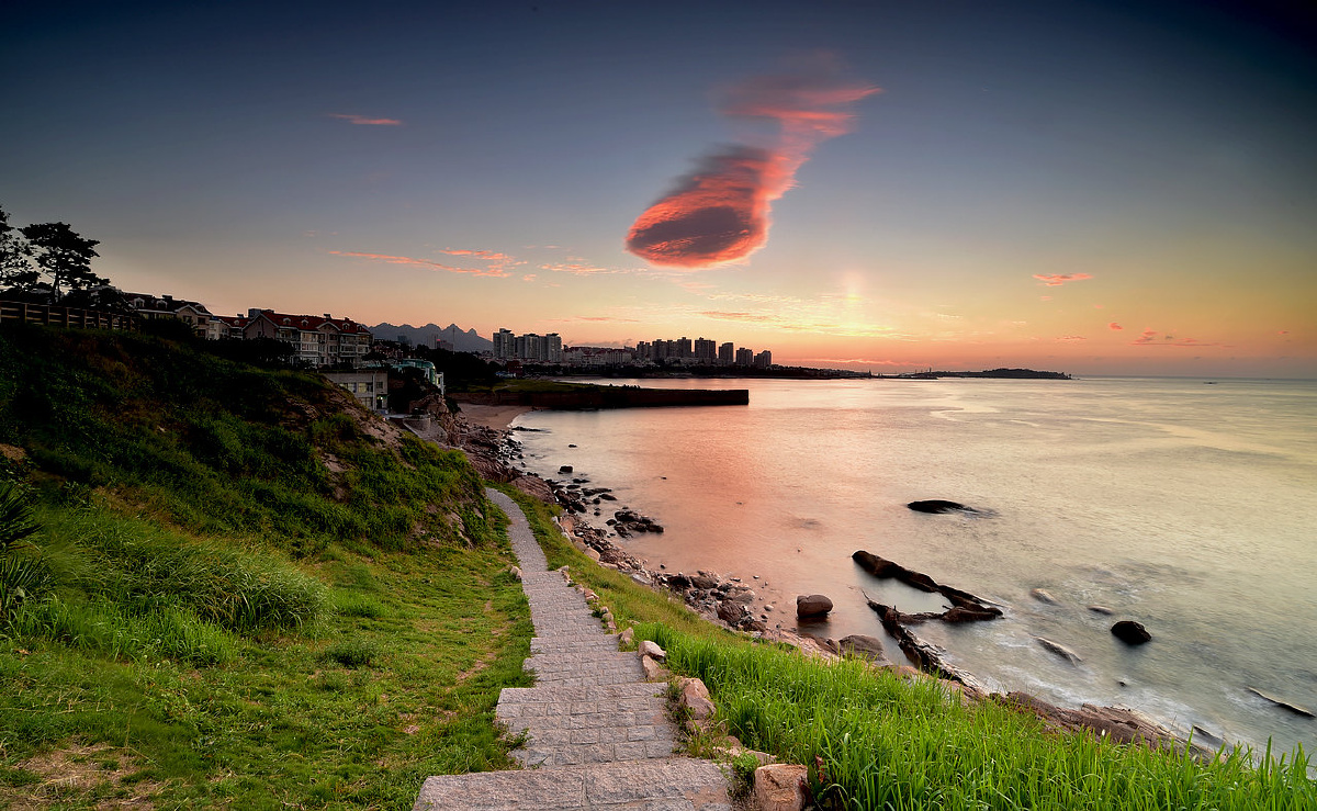 本片摄于青岛清晨的海滨,祝《图虫》的各位朋友新春快乐