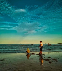 青岛黄昏的海边