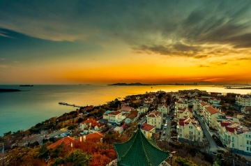 青岛深秋的城与海