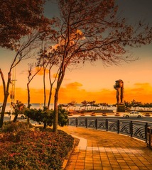 青岛的海滨晨色