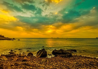 青岛夏日的朝霞