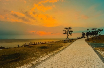 青岛深秋的朝霞
