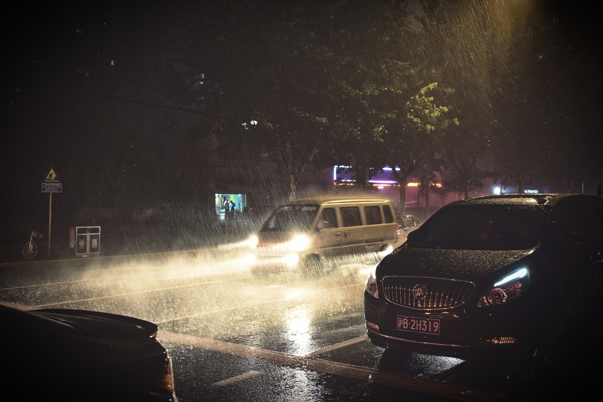 大雨的夜里