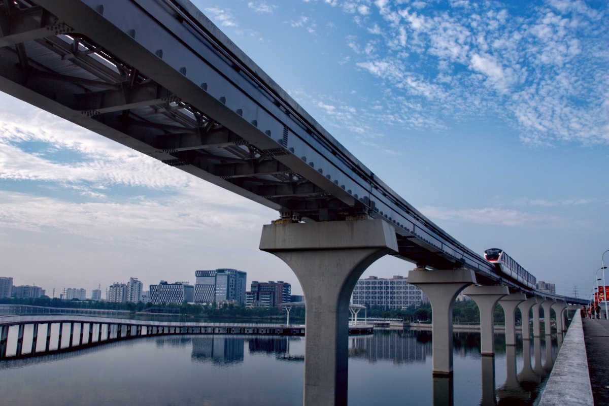 渐行渐远轻轨检测日常