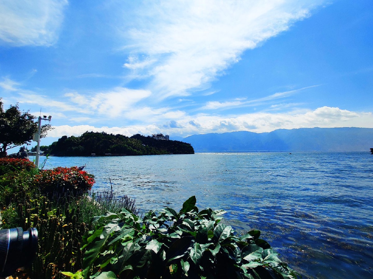 风和日丽阳光明媚苍山洱海