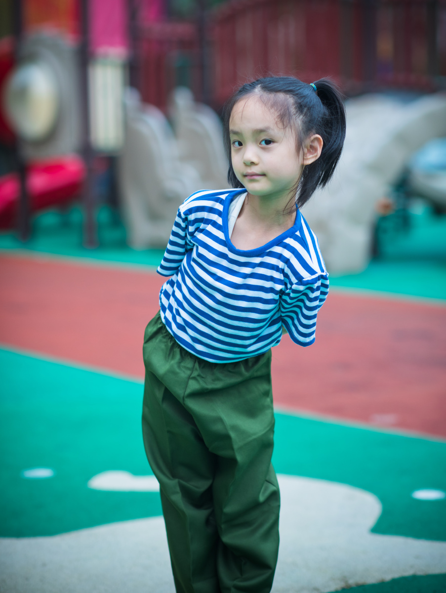 小海军英姿飒爽伶俐可爱