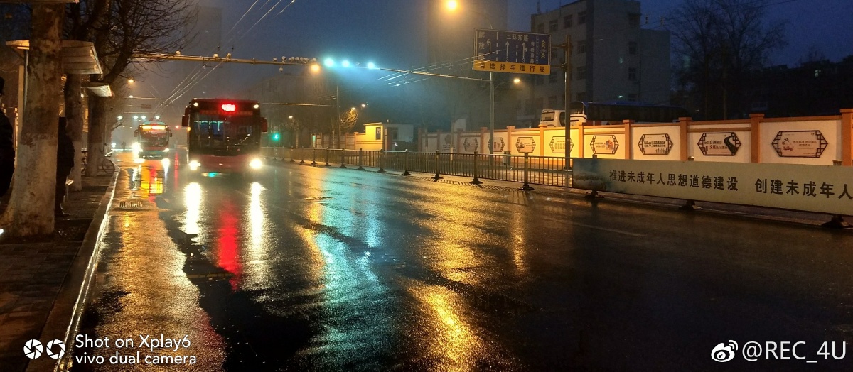 雨后凌晨的城市最美,那是幽静的色彩.