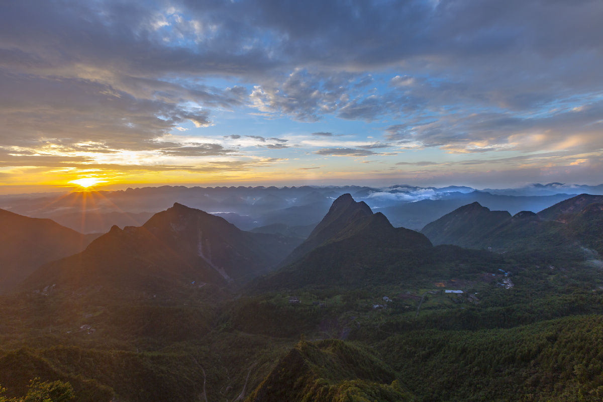 七曜山,奉节之神山,莽莽苍苍,就是这样惊艳!