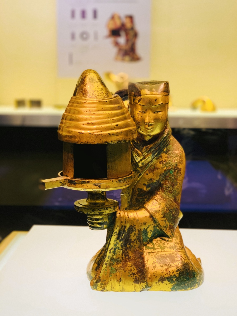 河北省博物馆长信宫灯