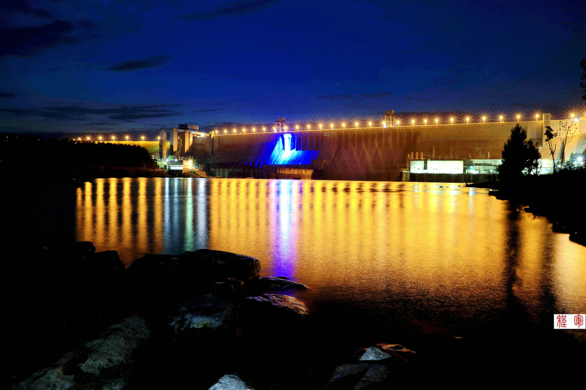 丹江口大坝夜景