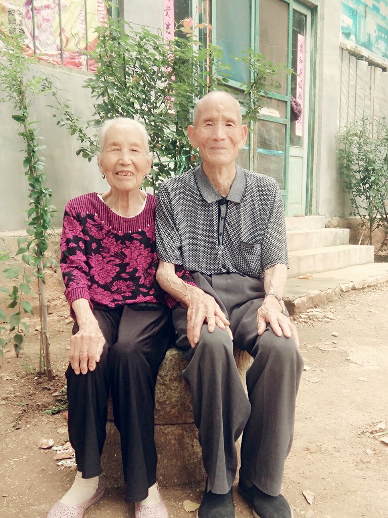 笑容里藏着幸福!