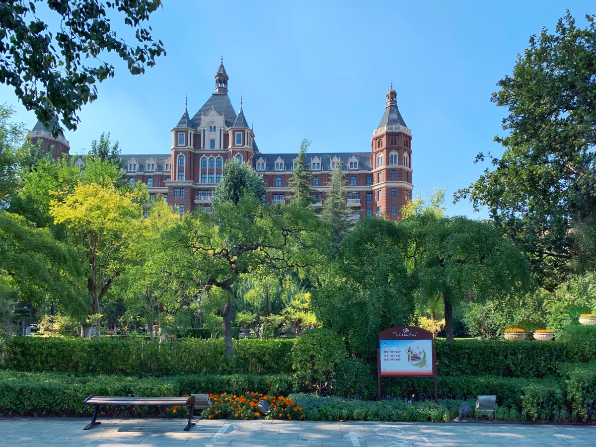 戈登堂gordonhall其始建于1890年是当时英租界的工部局大楼也是19世纪