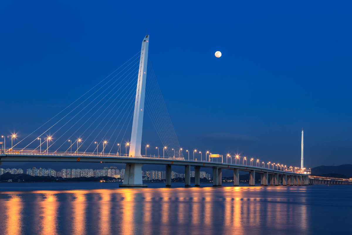 深圳湾大桥月色