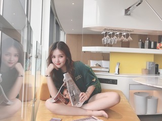 999074