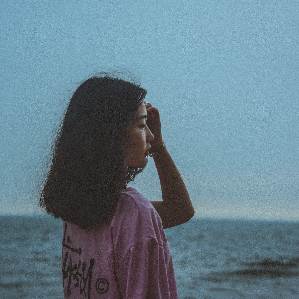在海边拍的女朋友，喜欢到不行好想要一本图虫日历