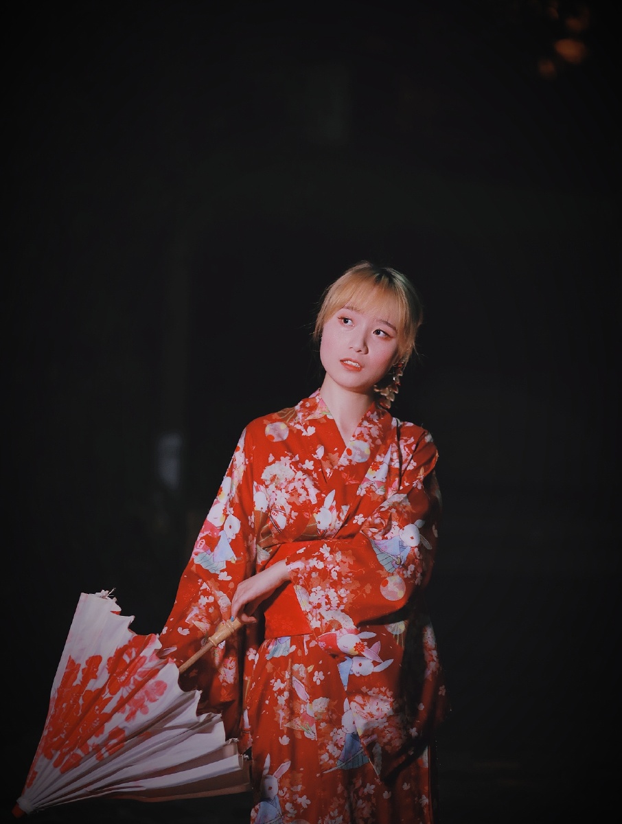烟花和服小姐姐