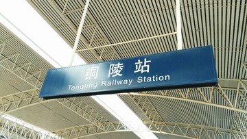 628055