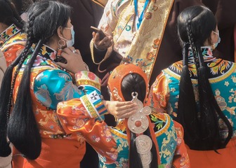盛装