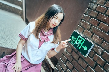 001