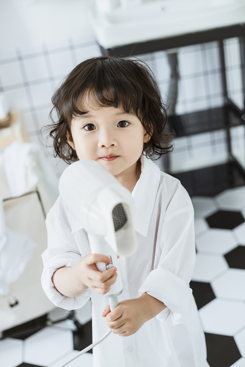一组32张的儿童摄影北欧工业风生活系列这么可爱的小女孩表现很棒光线