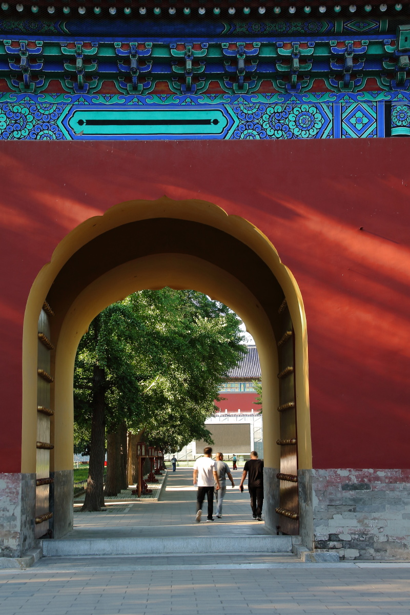 天坛古建筑拱门清晨