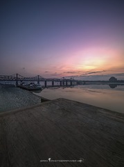 2567576
