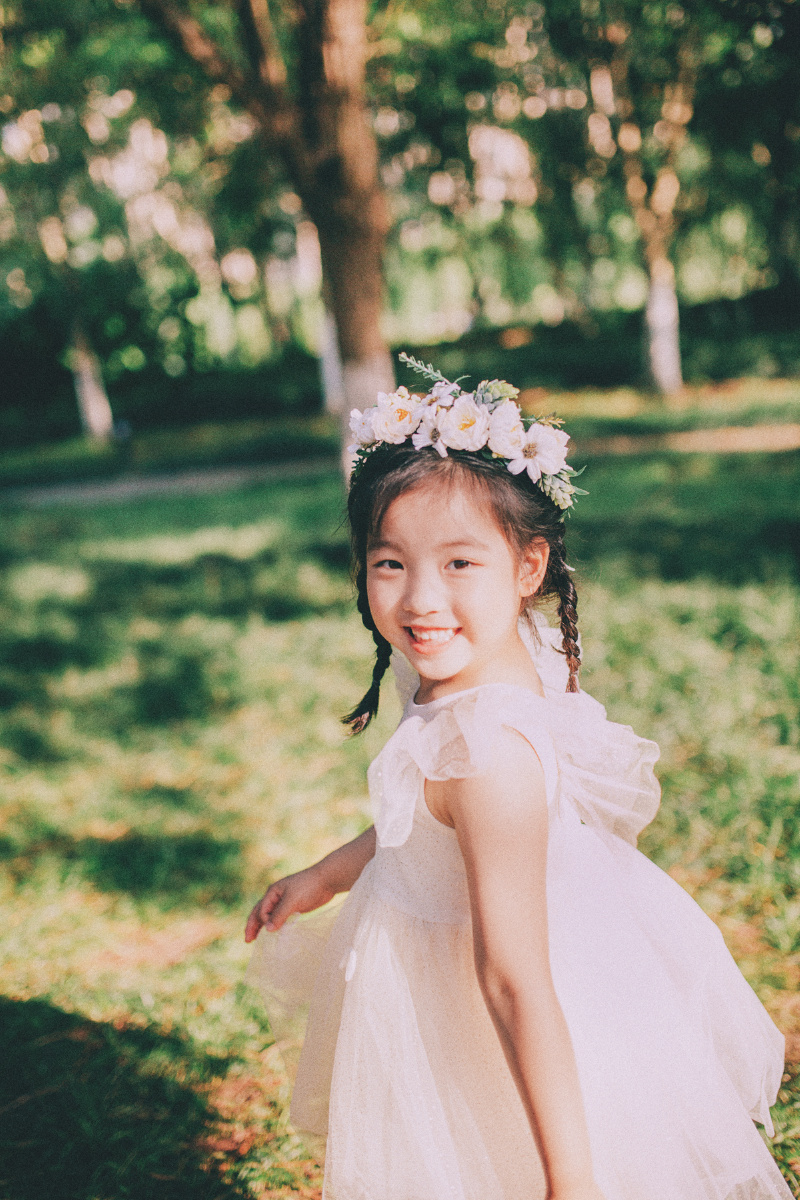 小朋友的婚纱写真甜度满分