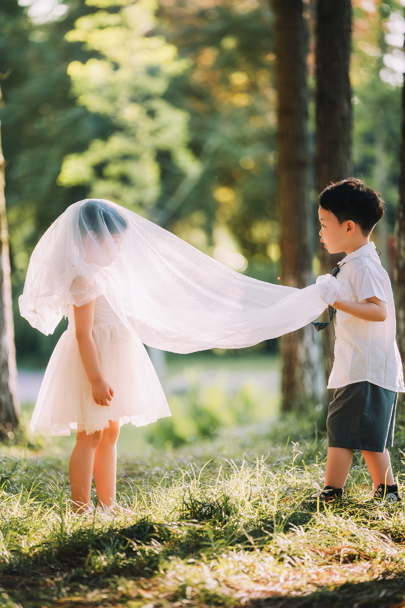小朋友的婚纱写真甜度满分