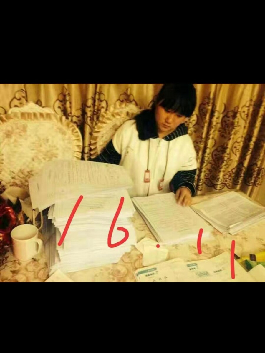 闭眼背书好还是睁眼