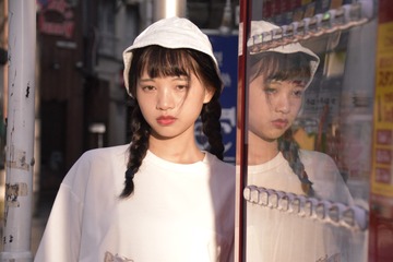 001