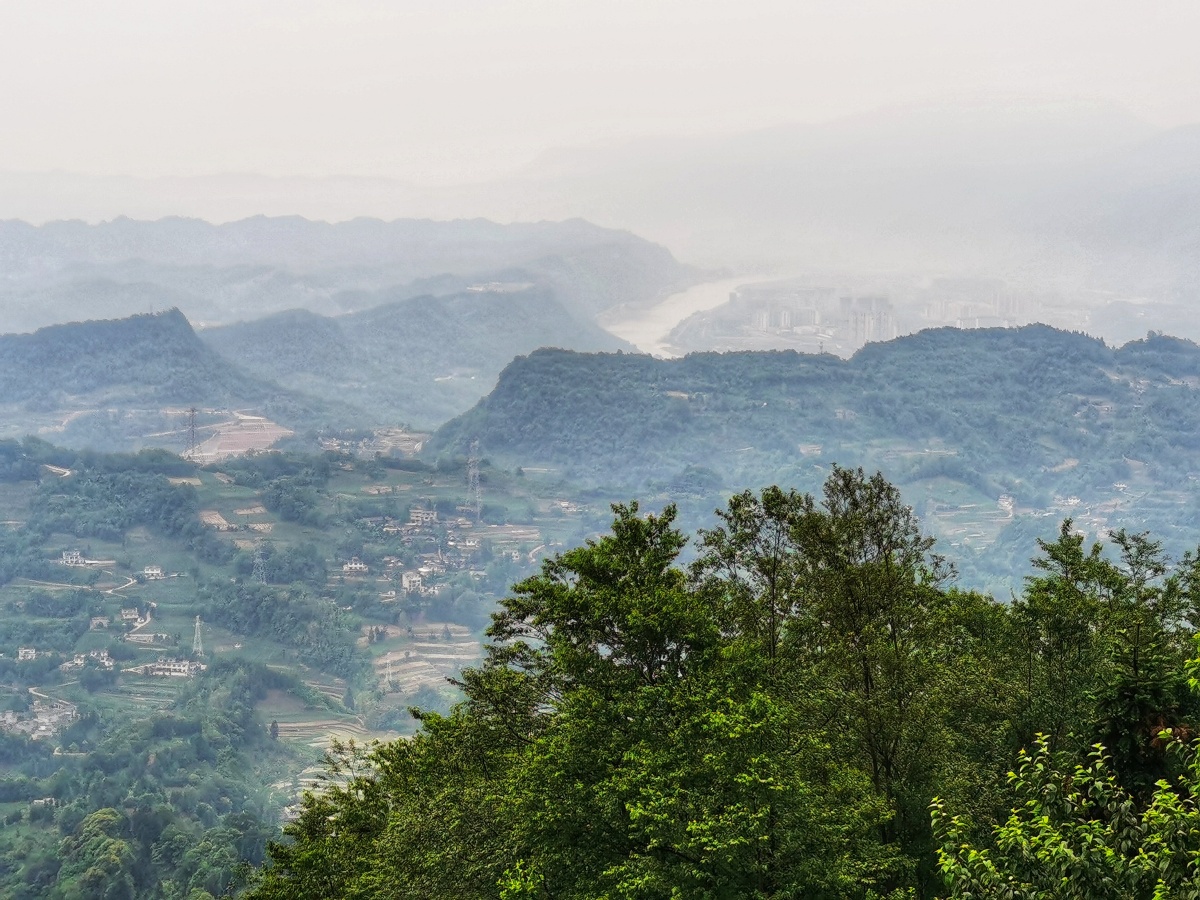 雅安蒙顶山脚下的雨蒙观景台