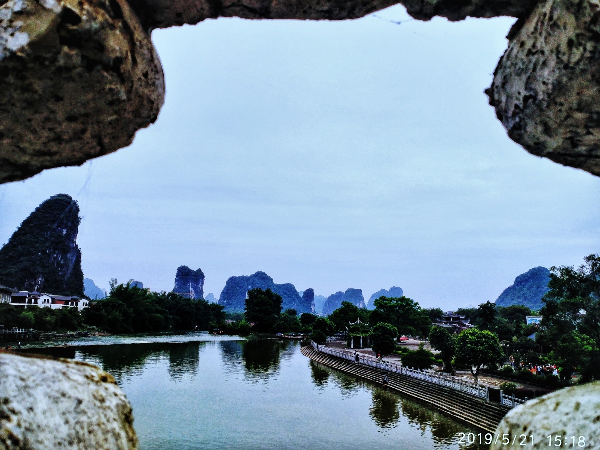 桂林阳朔十里画廊之骆驼过江