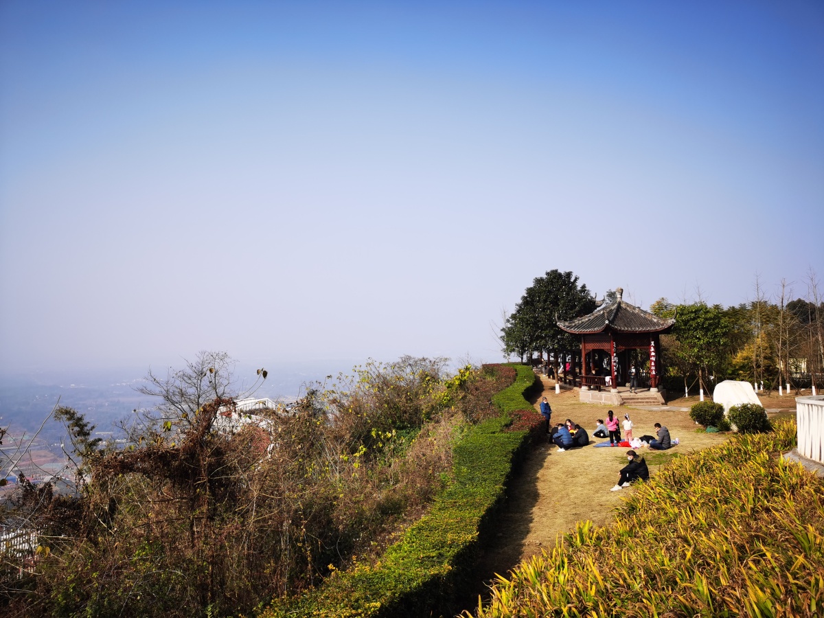 龙泉山森林公园合江景区狮子宝观景台