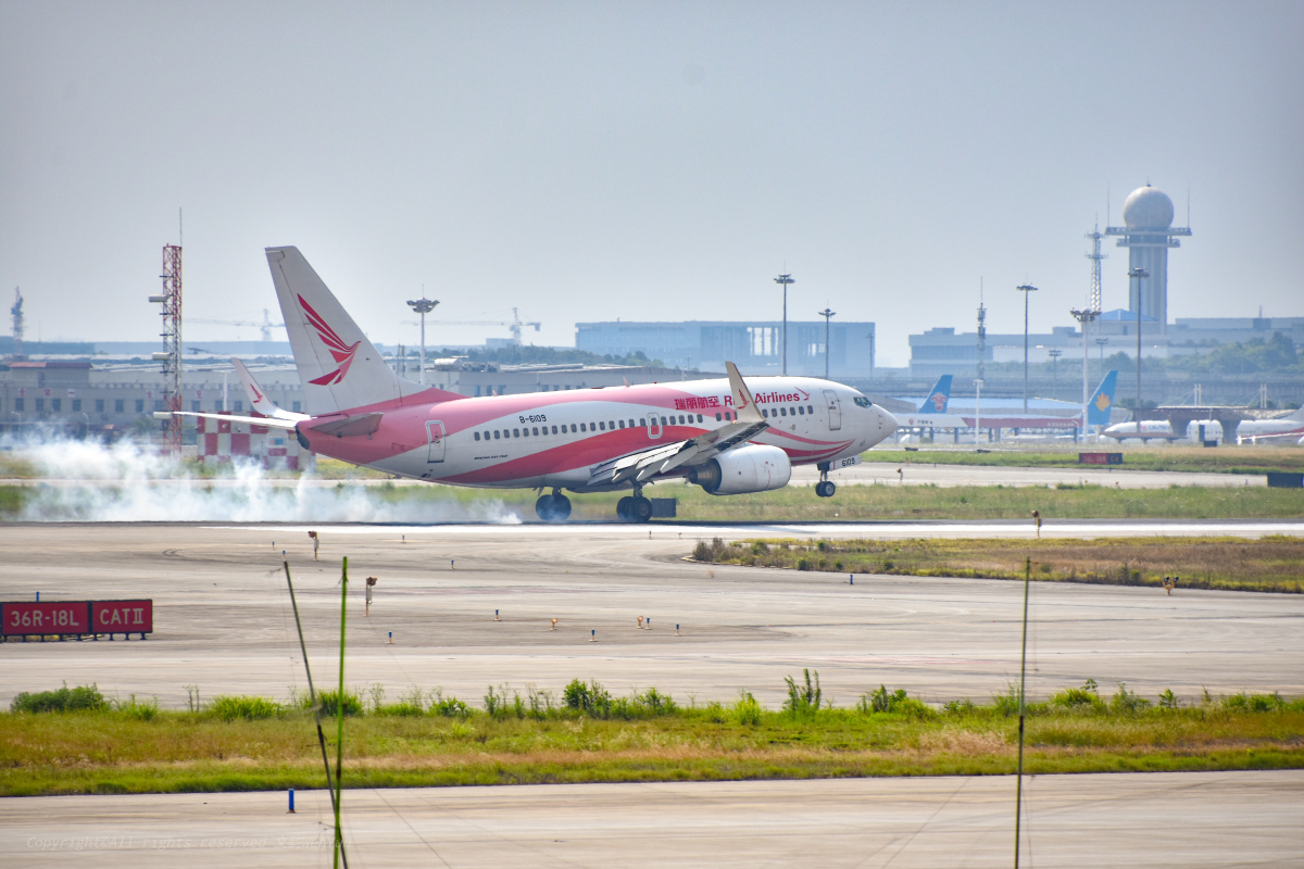 航空物语瑞丽航空boing737700