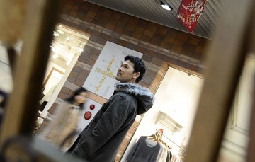 回头一望镜中人