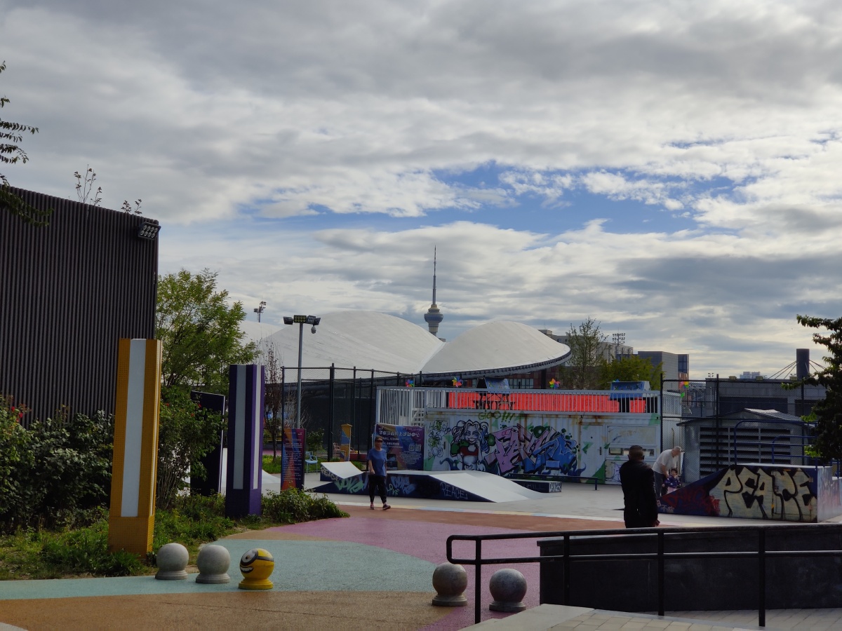 五棵松篮球馆及其周边