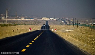 新疆行-沙漠公路