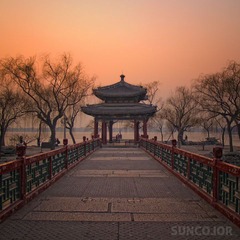 湖边暮色