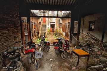 冷雨中的镇江老街-西津旧宅