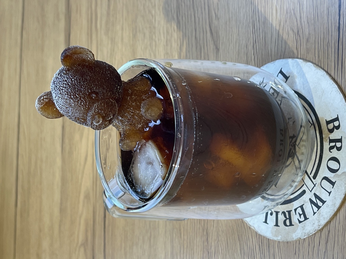 喜欢我为你做的冷萃冰咖啡吗?这个小熊可爱否?[呲牙][咖啡]