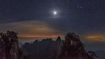 星月交相辉映